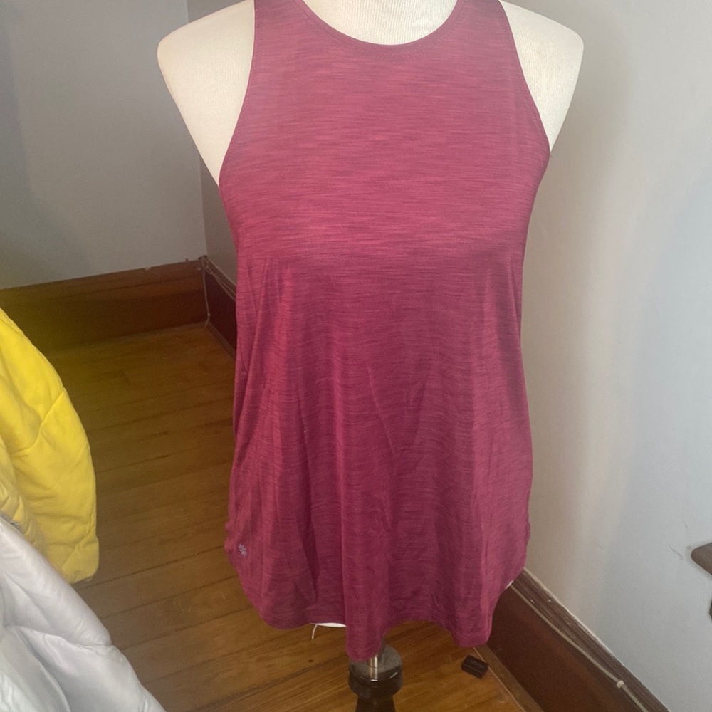 Flowly Athleta Yoga top!